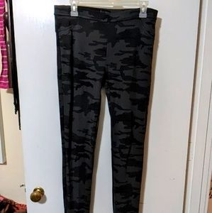 Sanctuary Camo jeggings